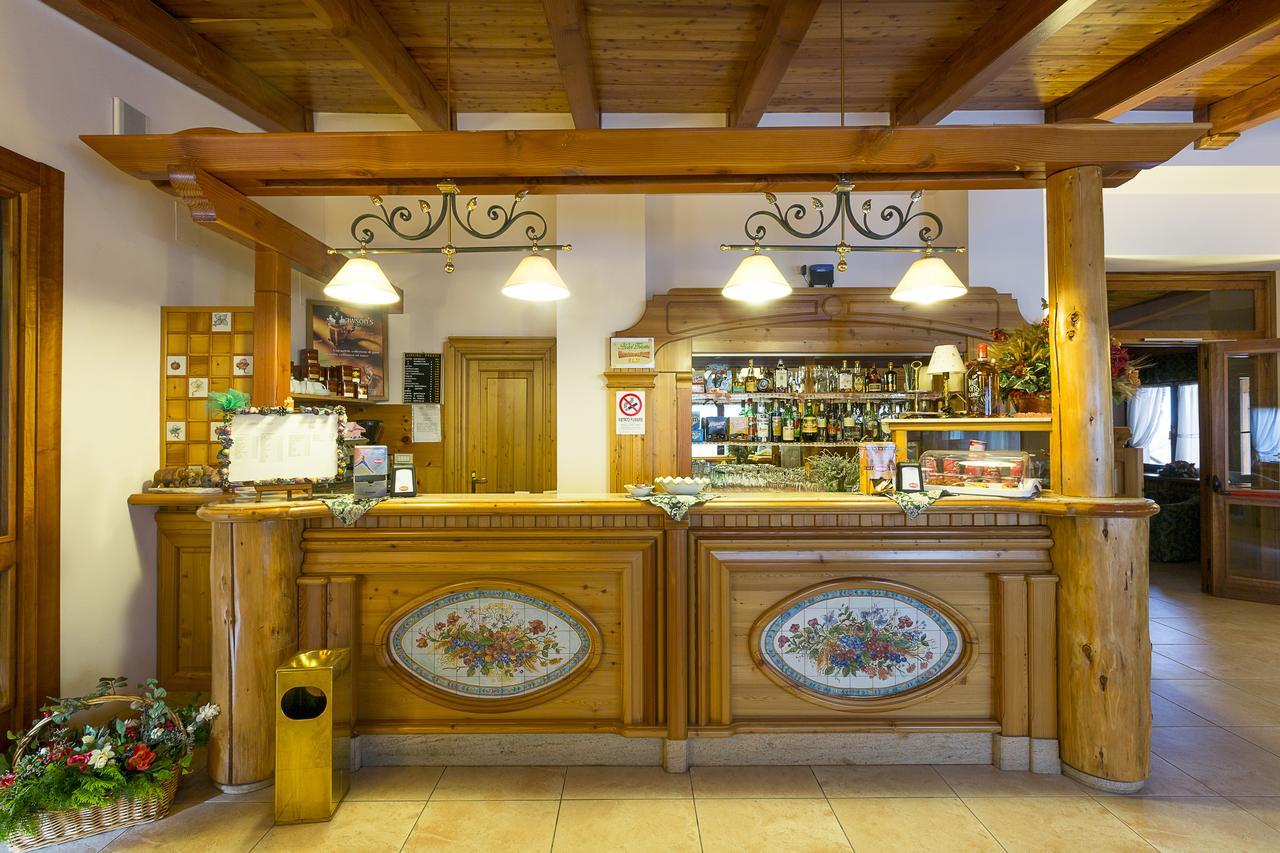 Hotel Trieste Рокарасо Екстериор снимка