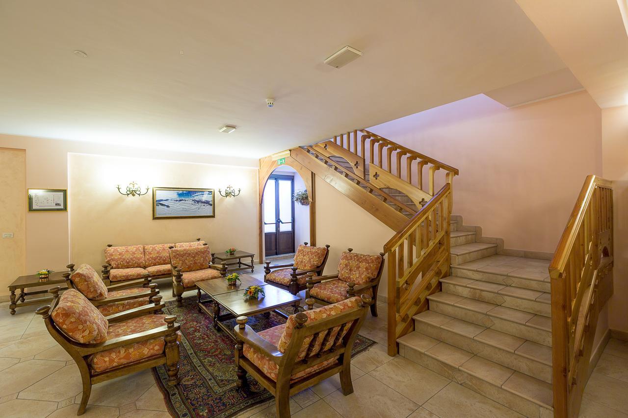 Hotel Trieste Рокарасо Екстериор снимка