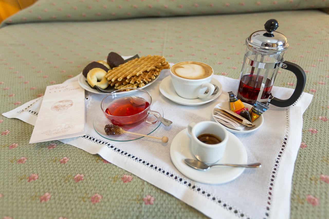 Hotel Trieste Рокарасо Екстериор снимка
