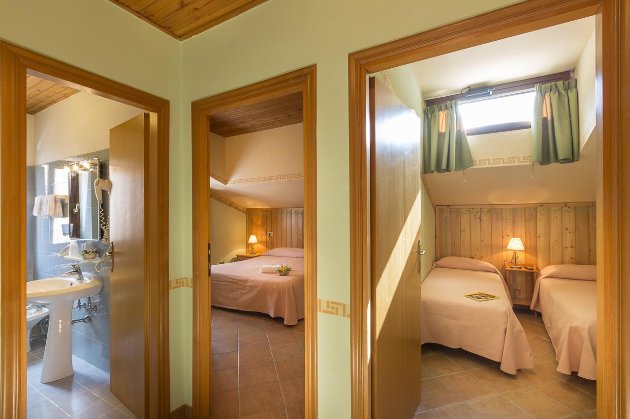 Hotel Trieste Рокарасо Екстериор снимка